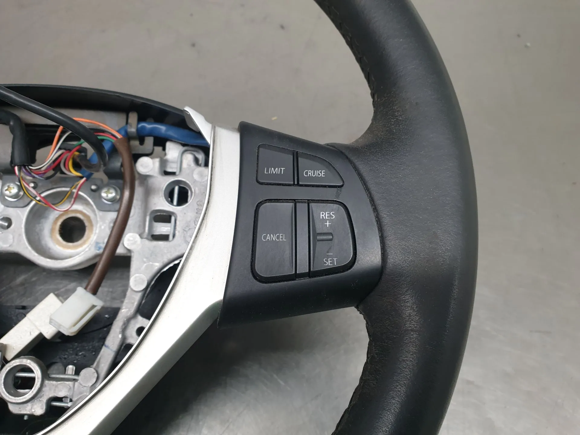 Volante SUZUKI Vitara (LY) Imagem-2