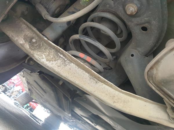 Brazo suspensión trasero izquierdo MERCEDES-BENZ Classe B (W246, W242)