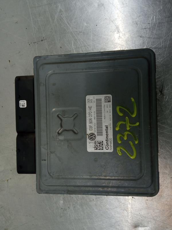 Centralina motor / ECU VOLKSWAGEN Polo (6R, 6C)