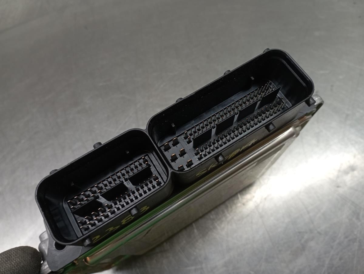 Centralina motor / ECU SKODA Fabia III Hatchback (NJ3) Imagem-1