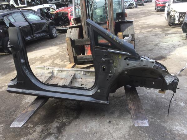 Passaruota anteriore destro FORD Fiesta VII (HJ, HF)