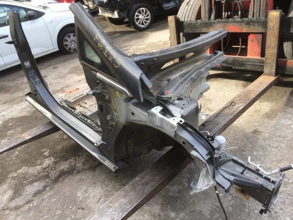 Front wheel arch right FORD Fiesta VII (HJ, HF) Imagem-1