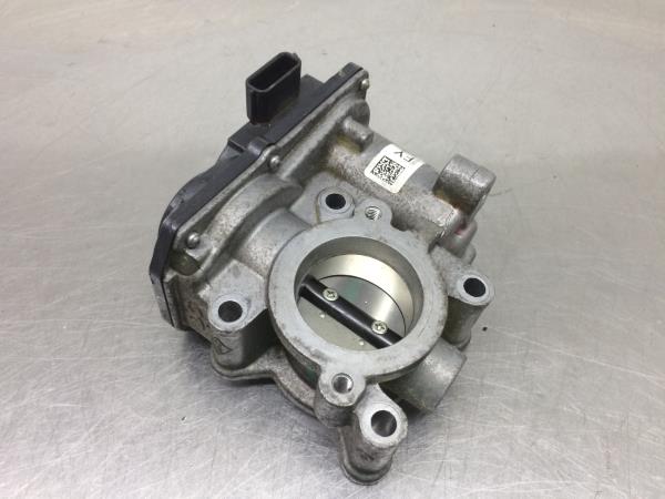 Throttle body RENAULT Captur (J5_)