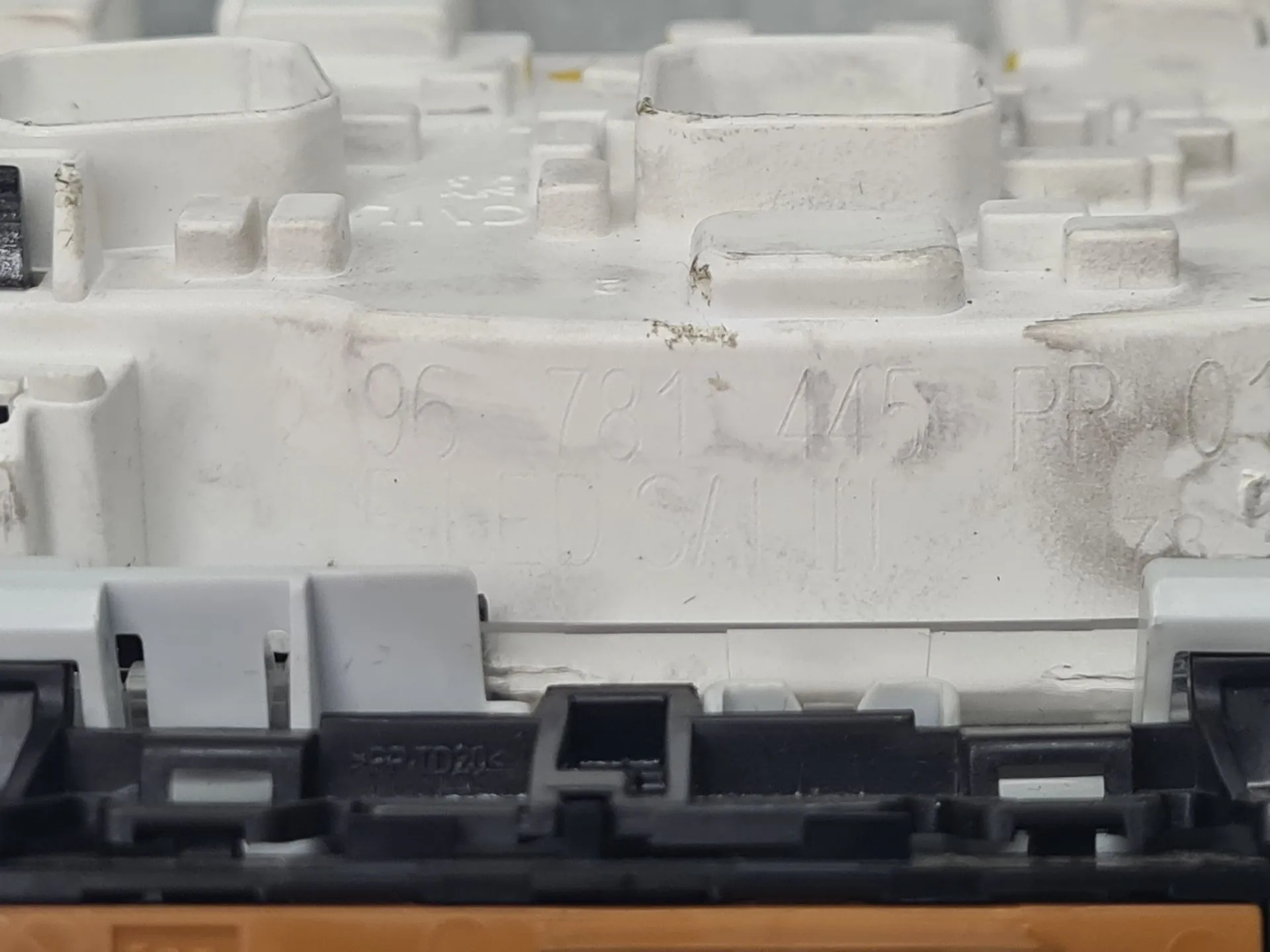 Plafoniera anteriore PEUGEOT 2008 I (CU_) Imagem-4