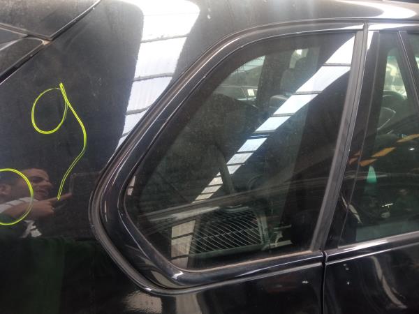 Right rear quarter glass BMW X5 (E70)