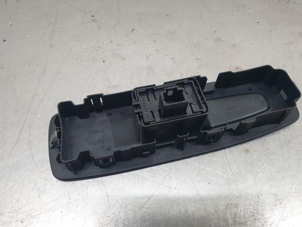 Mando / interruptor elevalunas delantero derecho RENAULT Clio IV Grandtour (KH_) Imagem-1