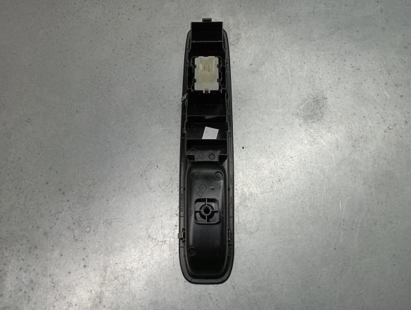 Mando / interruptor elevalunas delantero derecho DACIA Sandero III Imagem-1