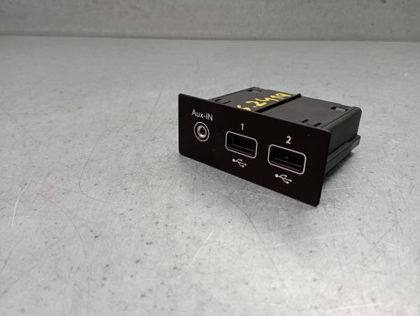 Módulo USB / AUX / IPOD RENAULT Captur II Imagem-1