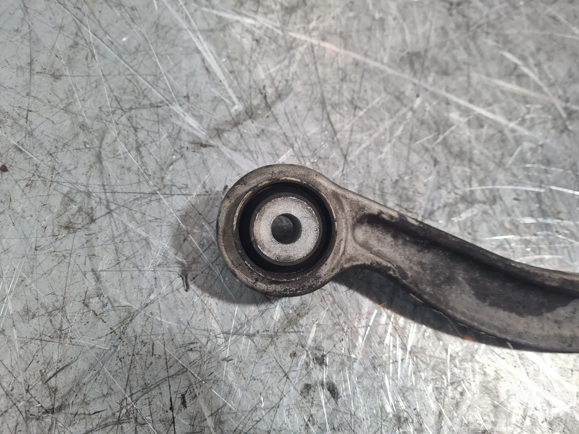 Braccio di sospensione posteriore sinistro MERCEDES-BENZ Classe E (W212) Imagem-1