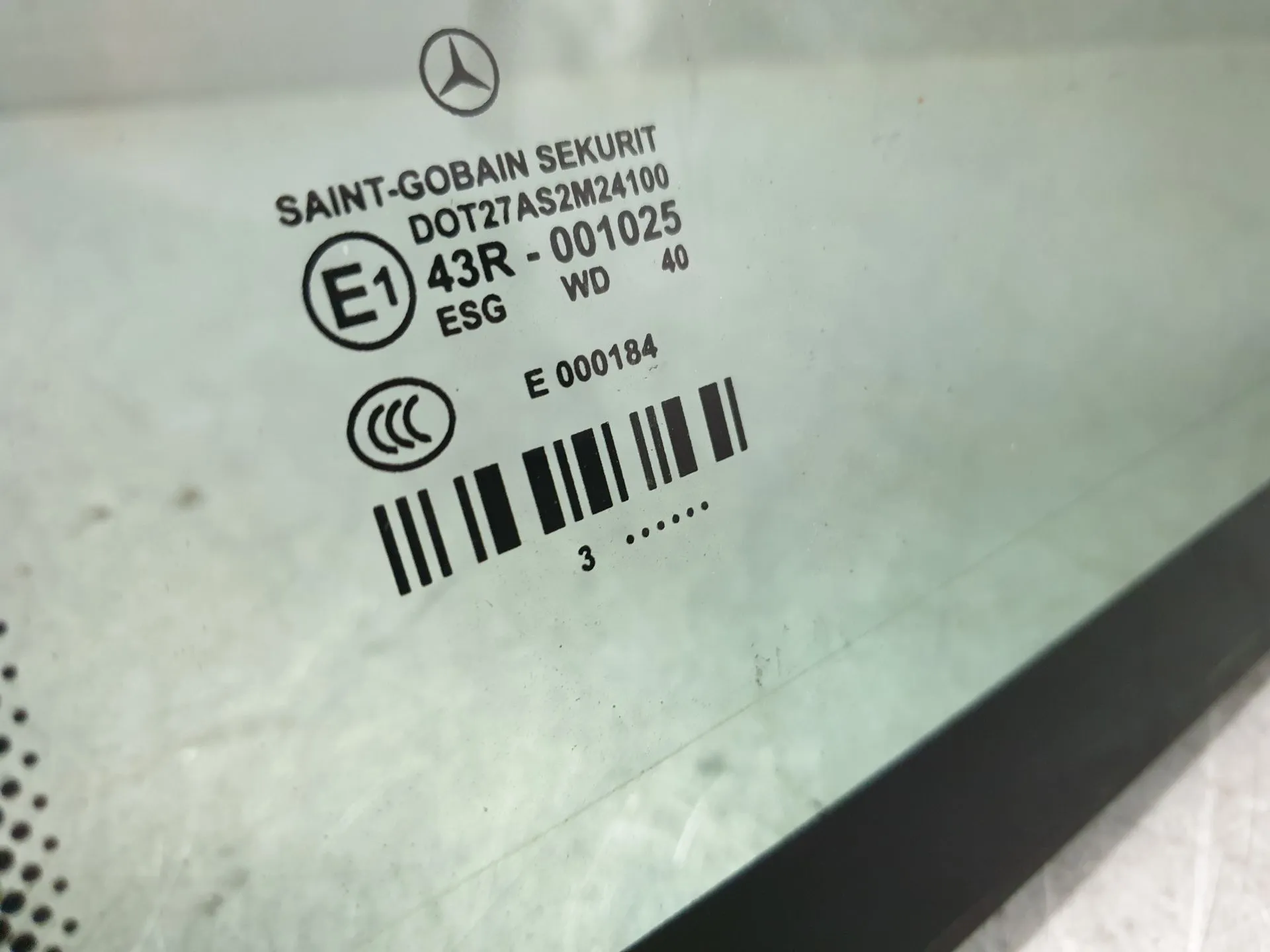 Vidro triangular da porta trás esquerdo MERCEDES-BENZ Classe E (W212) Imagem-2