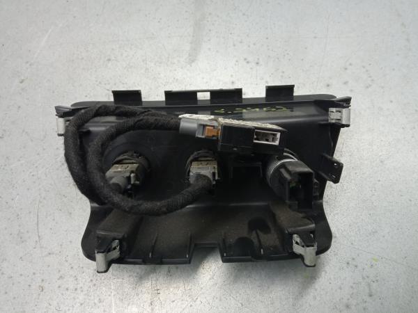 Módulo USB / AUX / IPOD PEUGEOT 2008 I (CU_) Imagem-1