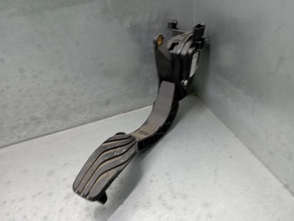 Pedal acelerador RENAULT Clio V (BF_)