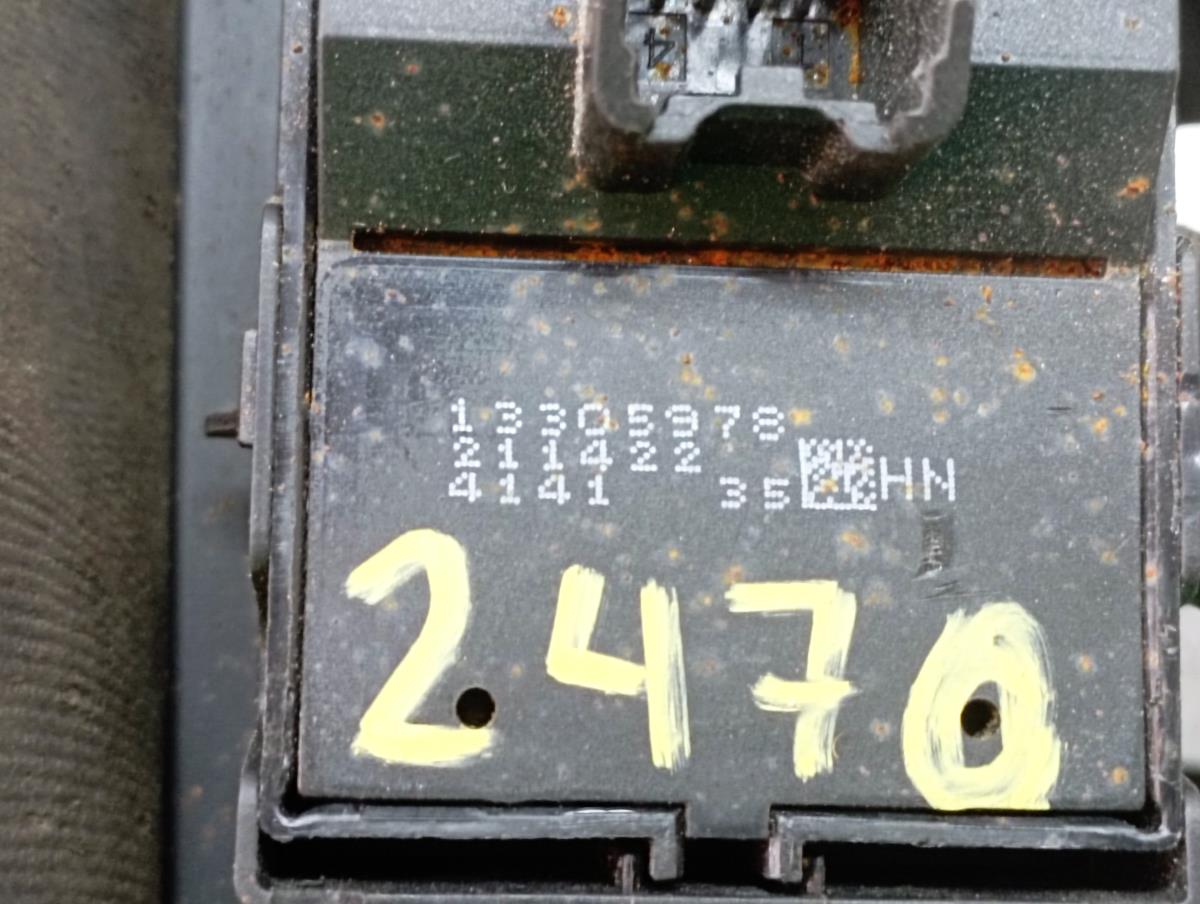 Left Front window control OPEL Astra J GTC Imagem-3