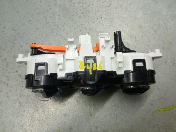 Climate control PEUGEOT 208