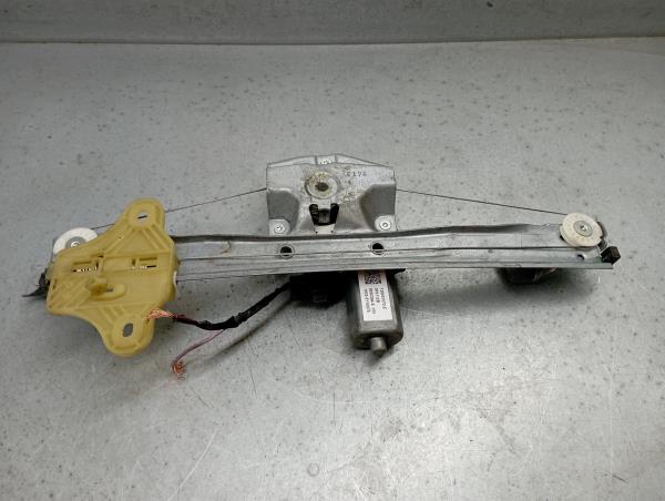 Alzavetro posteriore sinistro RENAULT Captur (J5_)