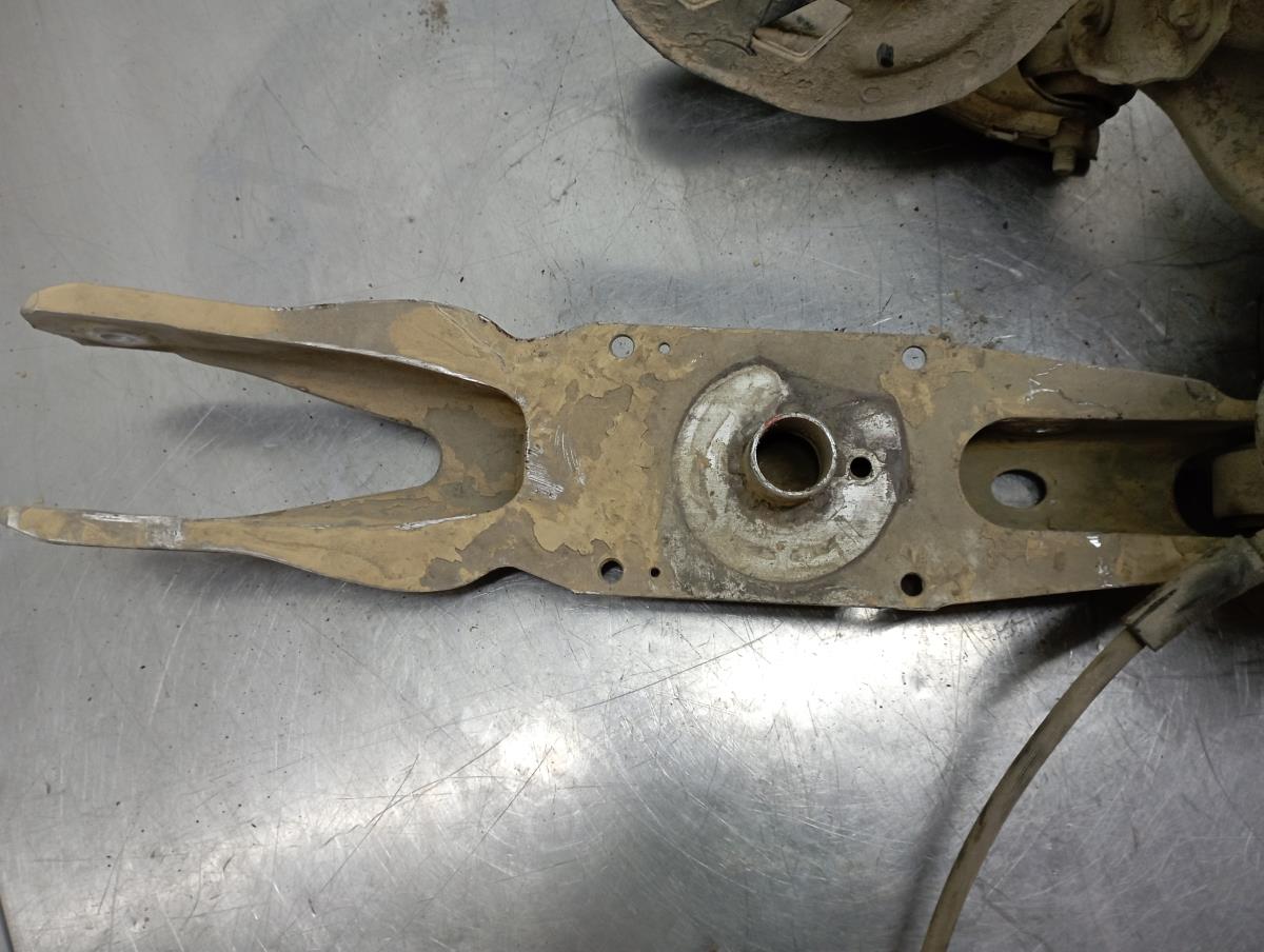 Brazo suspensión trasero derecho MERCEDES-BENZ Classe B (W246, W242)