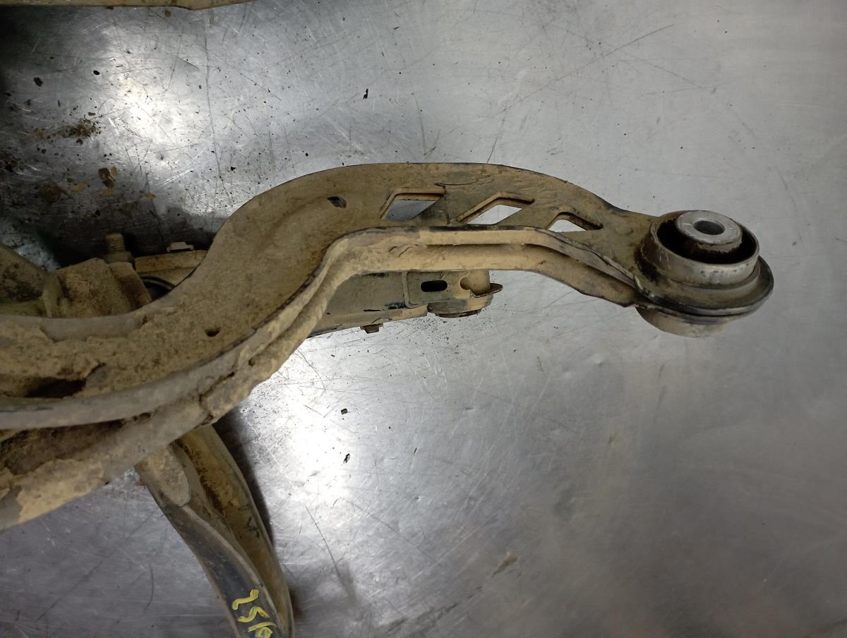 Brazo suspensión trasero derecho MERCEDES-BENZ Classe B (W246, W242)