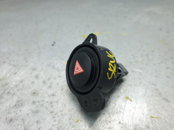 Bouton de Warning/ interrupteur 4 feux de détresse PEUGEOT 108