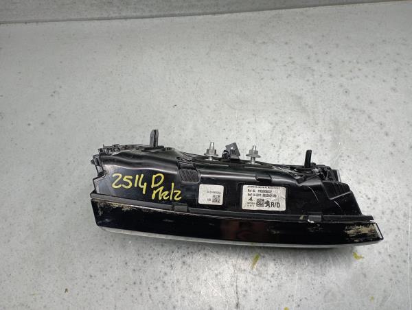 Fanale Destro Baule PEUGEOT 2008 II (U_) Imagem-3