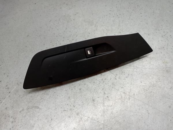 Mando / interruptor elevalunas delantero derecho PEUGEOT 308 III Imagem-2