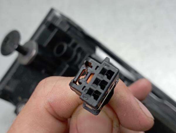 Feu de coffre Gauche PEUGEOT 308 III Imagem-2