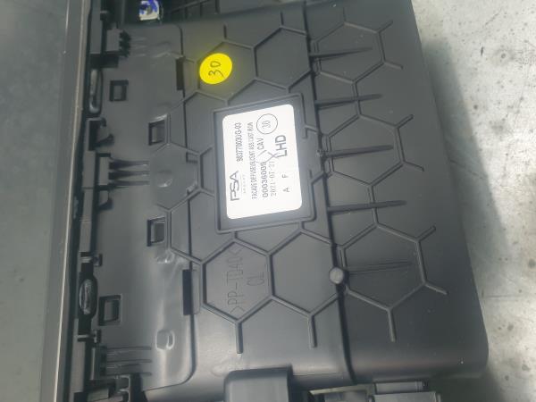 Moulure tableau de bord PEUGEOT 308 III Imagem-3