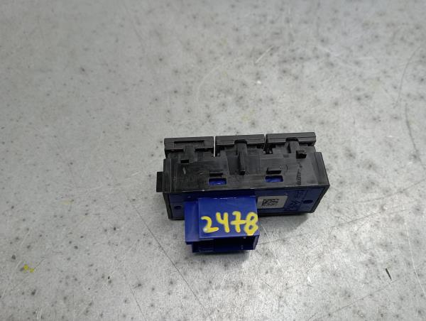 Comando / botão / interruptor multifunções PEUGEOT 208 Imagem-1