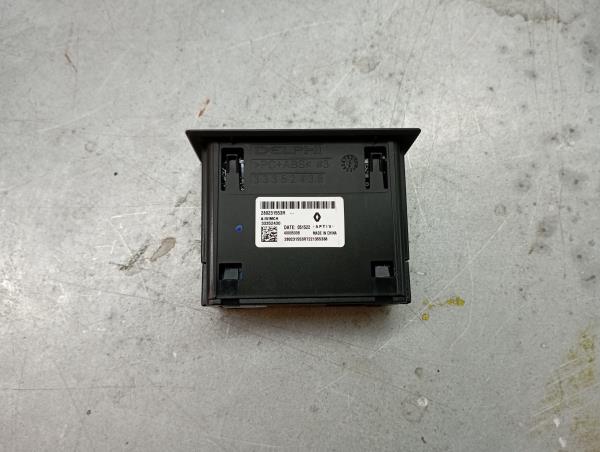 Módulo USB / AUX / IPOD RENAULT Captur II Imagem-1