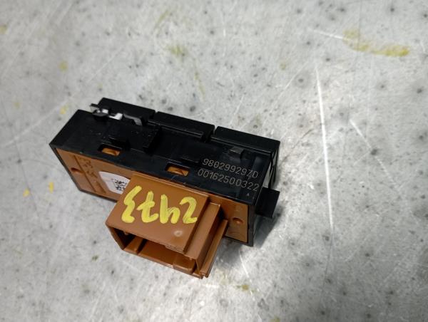 Comando / botão / interruptor multifunções PEUGEOT 208 Imagem-2