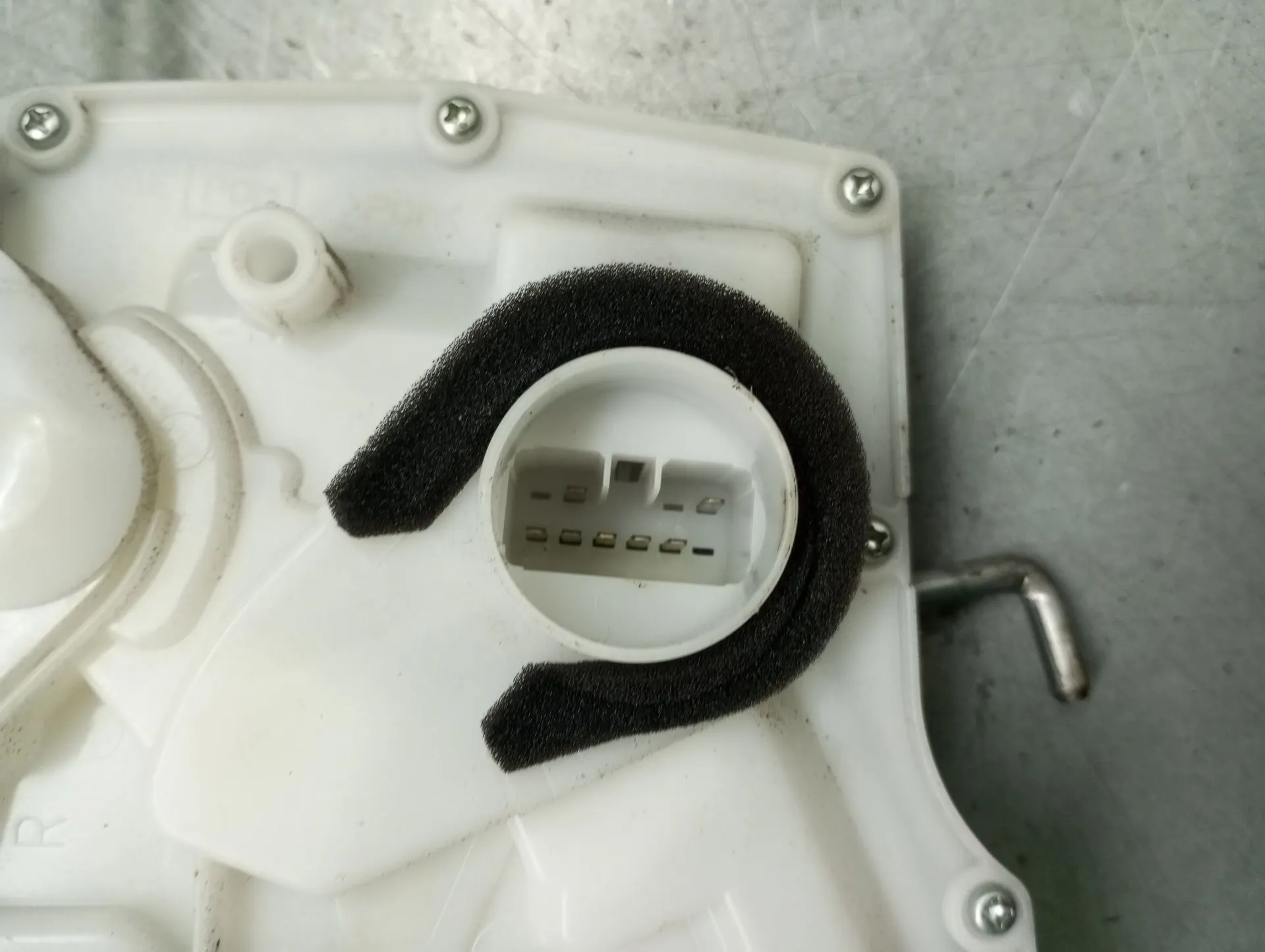 Fechadura / fecho porta frente direito SUZUKI Swift IV (FZ, NZ) Imagem-1