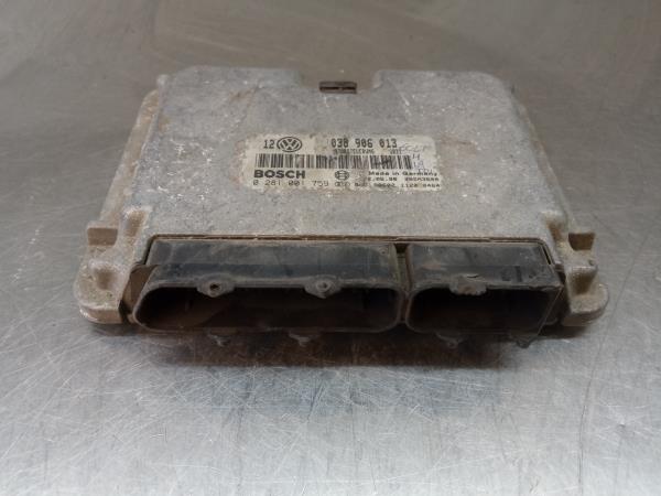 Centralina motor / ECU VOLKSWAGEN Golf IV (1J1)