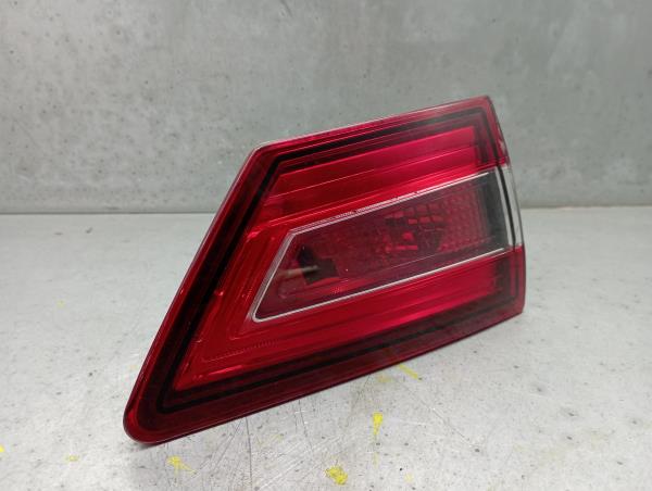 Feu de coffre Gauche RENAULT Clio IV (BH_)