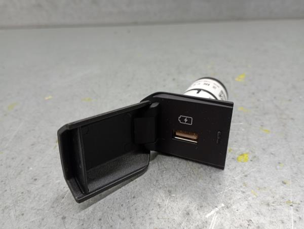 Módulo USB / AUX / IPOD KIA Ceed (CD) Imagem-1