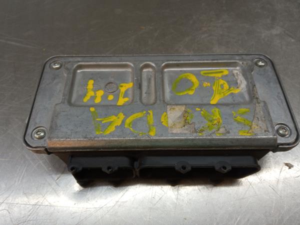 Centralina motor / ECU SKODA Fabia II Hatchback (542, 5J) Imagem-1