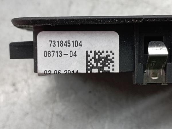 Mando / interruptor elevalunas delantero derecho BMW 1 (F21) Imagem-5