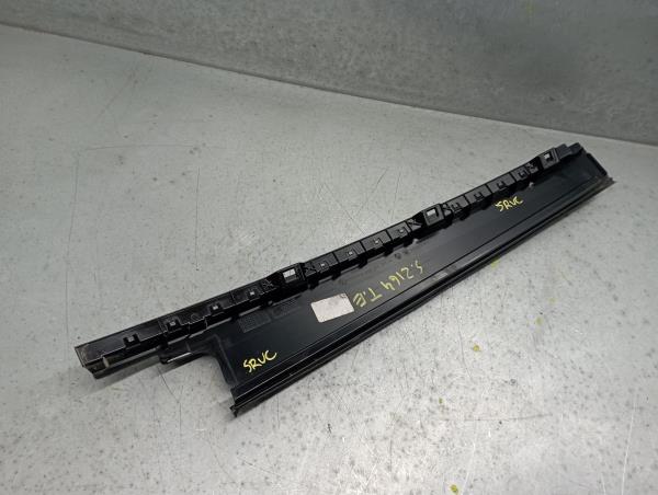 Friso Embelezador Esq Pilar/Porta VOLKSWAGEN Golf Sportsvan (AM1) Imagem-1