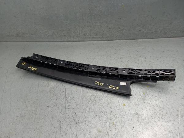 Friso Embelezador Dto Pilar/Porta BMW 1 (F20) Imagem-1