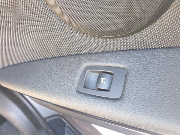 Mando / interruptor elevalunas delantero derecho BMW 3 Coupé (E92)