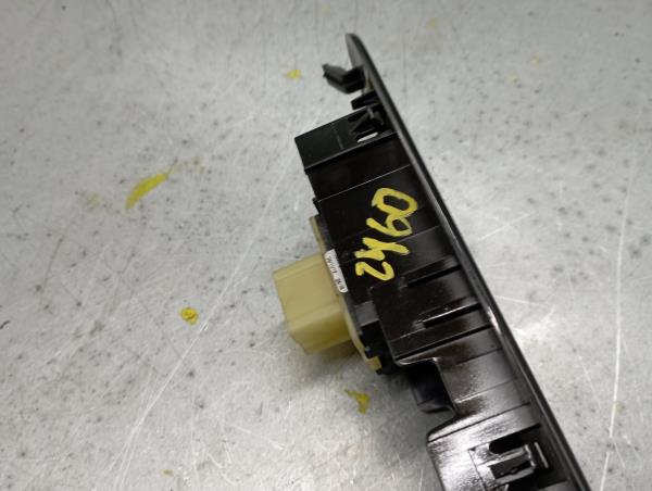 Mando / interruptor elevalunas delantero derecho RENAULT Clio IV (BH_) Imagem-1