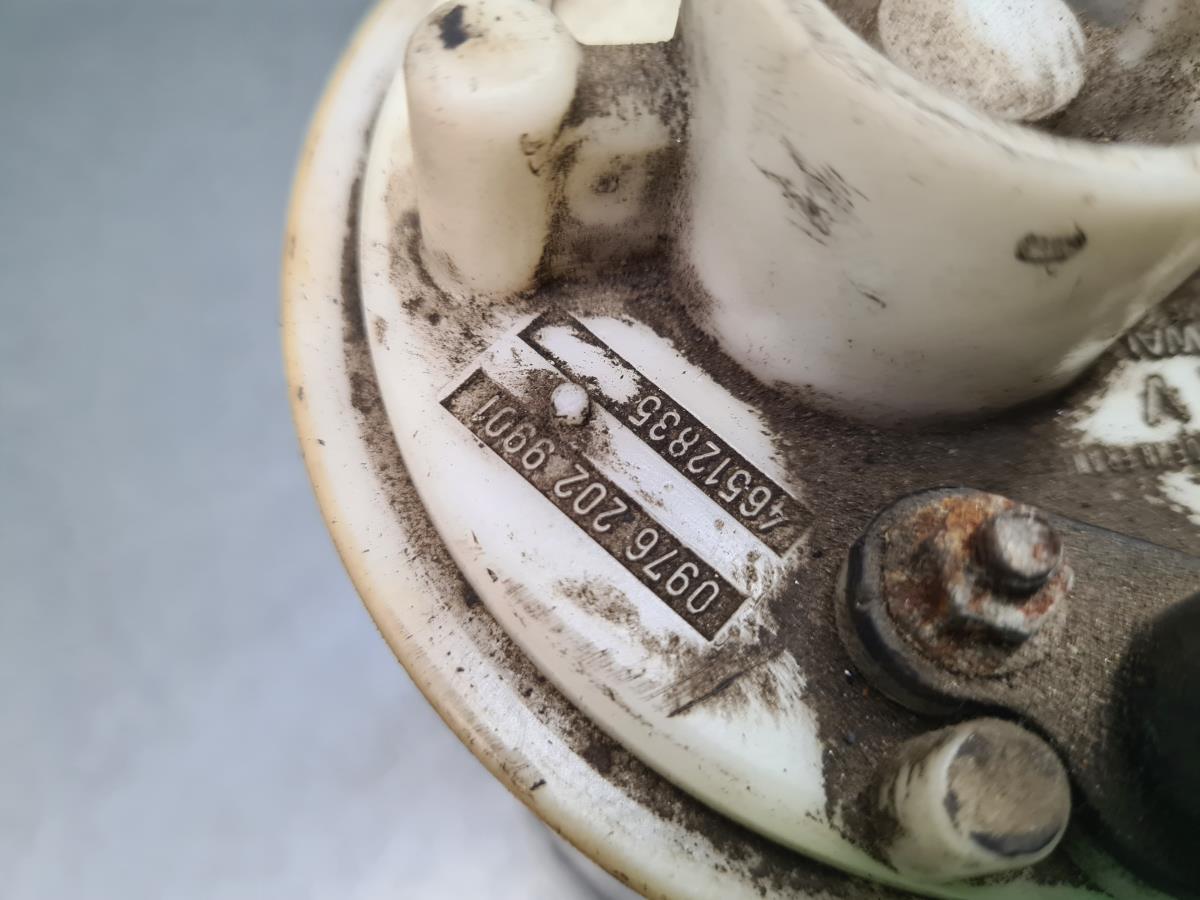 Boia combustível FIAT Coupé (175_) Imagem-4