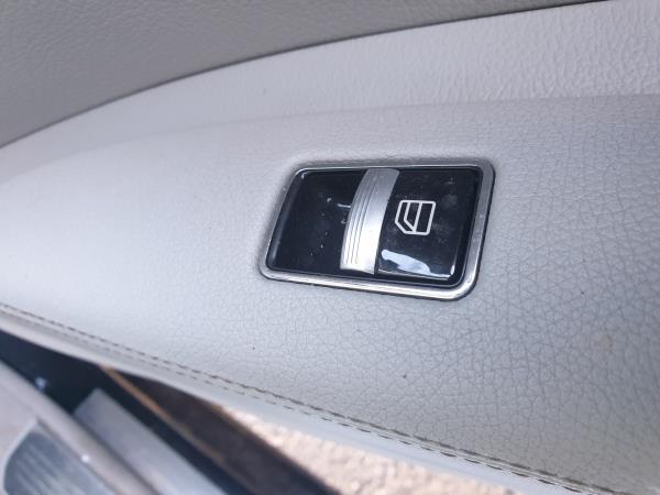 Mando / interruptor elevalunas delantero derecho MERCEDES-BENZ Classe S (W221)
