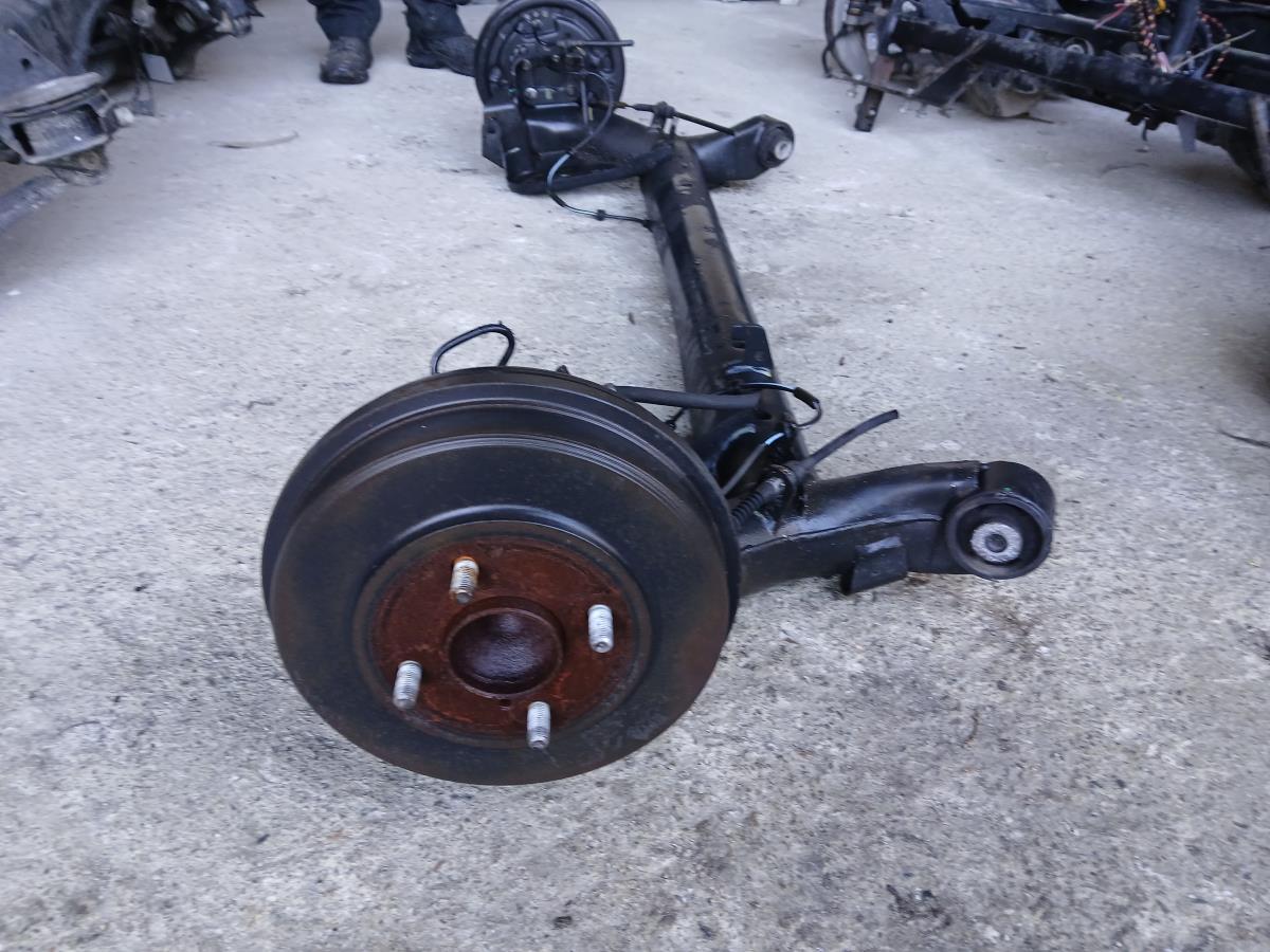 Eixo traseiro tambor FORD Transit Courier I Imagem-1