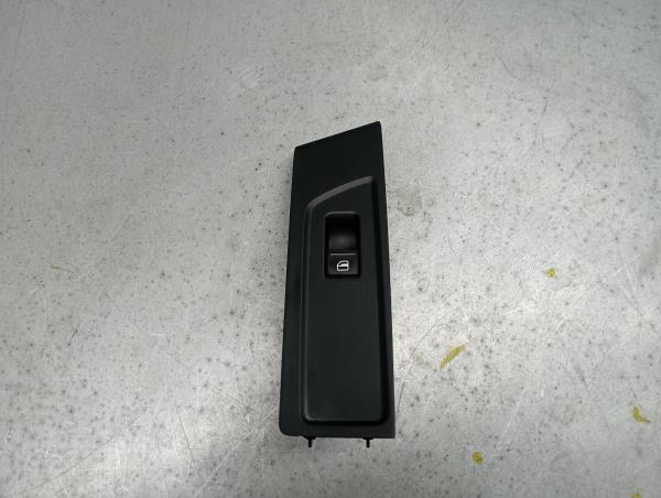 Mando / interruptor elevalunas delantero derecho VOLKSWAGEN Passat (362)