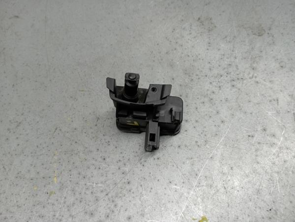 Attuatore Serratura serbatoio carburante VOLKSWAGEN T-Roc (A11) Imagem-1