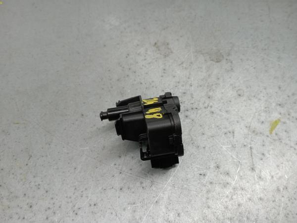 Attuatore Serratura serbatoio carburante VOLKSWAGEN T-Roc (A11) Imagem-3