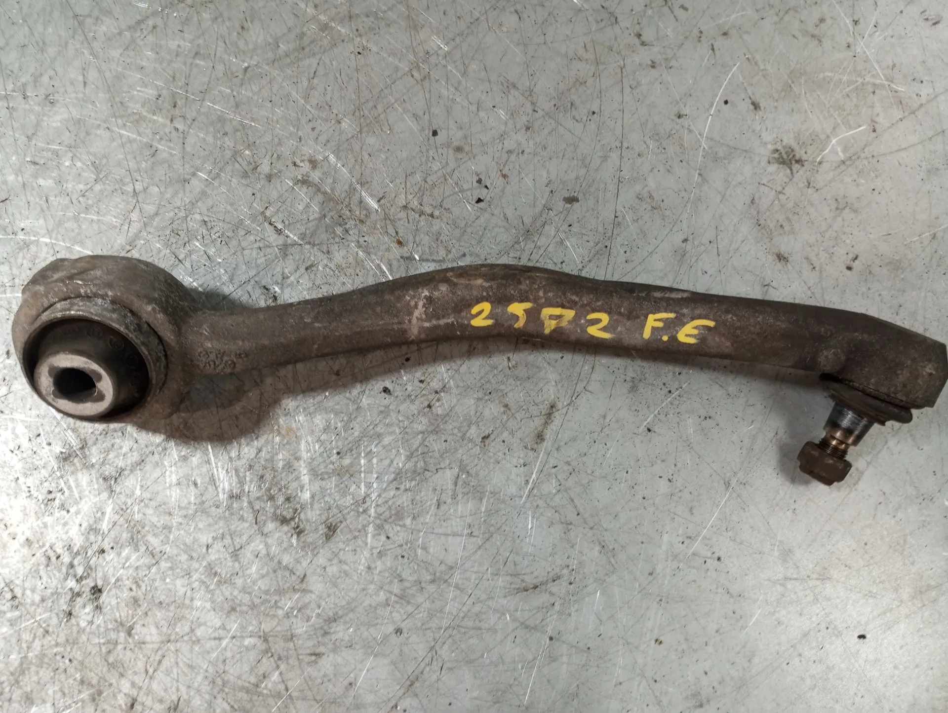 Braccio di sospensione anteriore sinistro MERCEDES-BENZ Classe E Coupé (C207)