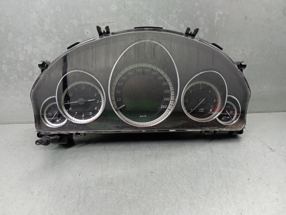 Quadrante / painel de instrumentos MERCEDES-BENZ Classe E Coupé (C207) Imagem-1