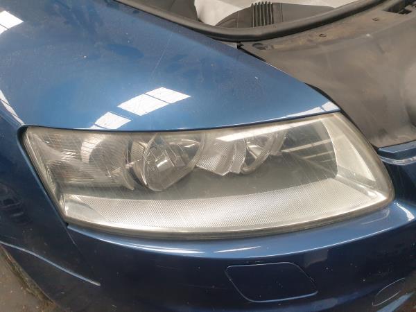 Ótica / farol direita AUDI A6 Avant (4F5, C6)