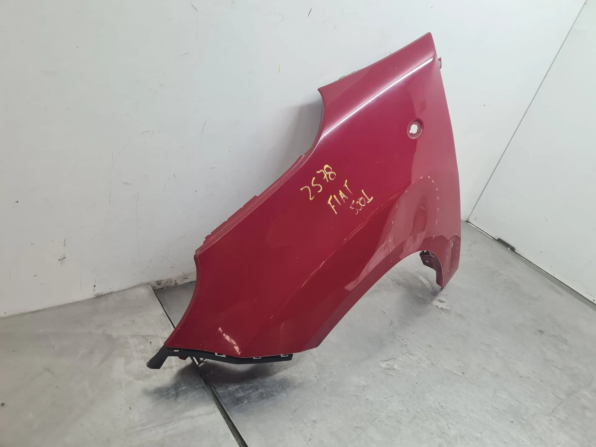 Guarda-lamas esquerdo FIAT 500L (351_, 352_) Imagem-2