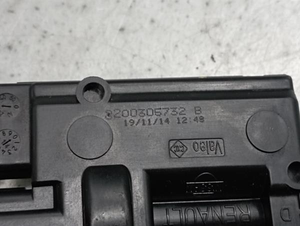 Attuatore Serratura serbatoio carburante RENAULT Megane III (BZ0_) Imagem-1